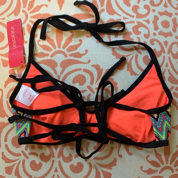 New with tags bikini top - Picture 3 of 4